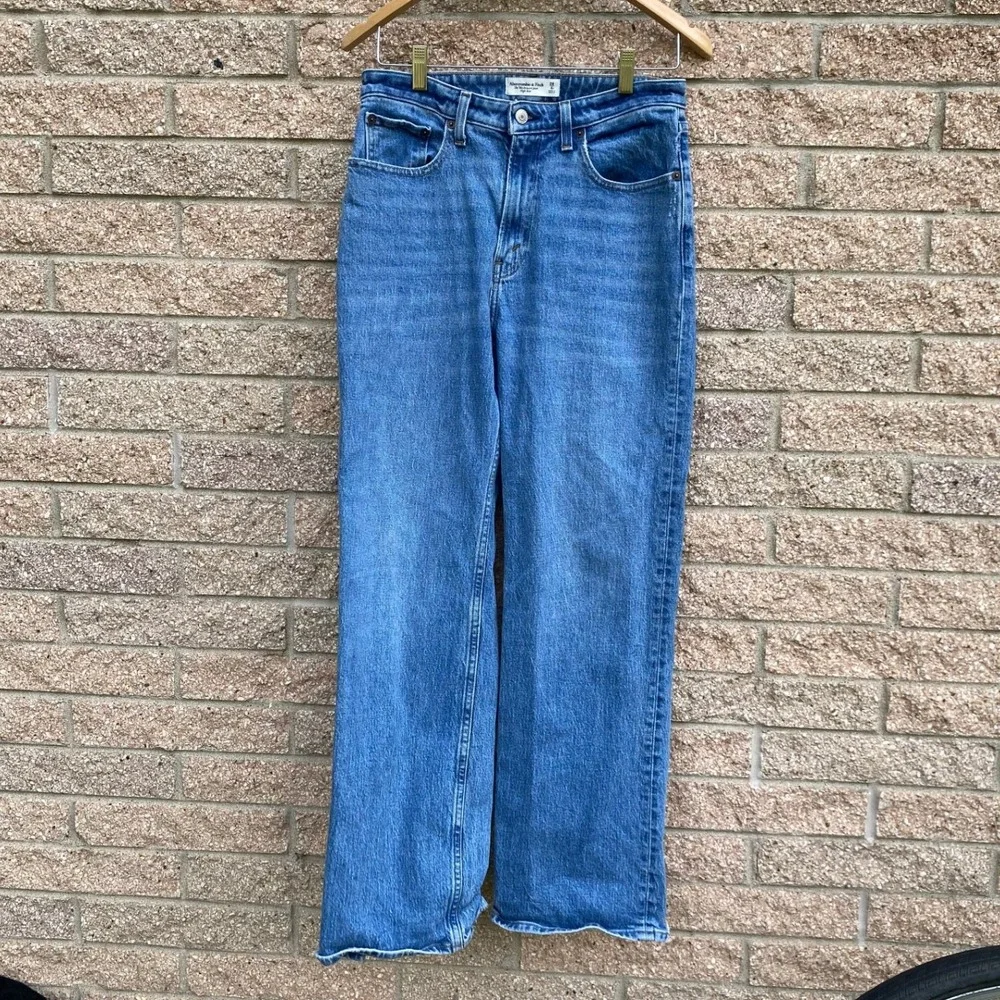 Abercrombie & Fitch The 90s Relaxed Jean High Rise Blue Denim 28 6 Curve Love - Picture 2 of 6